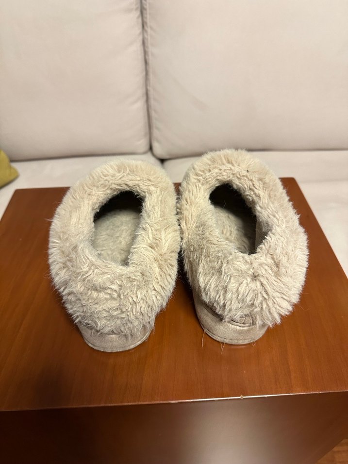 Oysho Bej Süet Tüylü Kadın Ev Terliği - Görsel 2