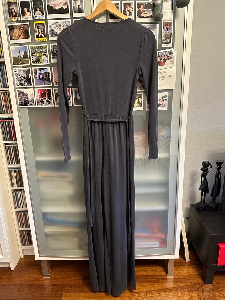 Urban Outfiters Uzun Kollu Gri Drapeli Uzun Tulum - Görsel 4