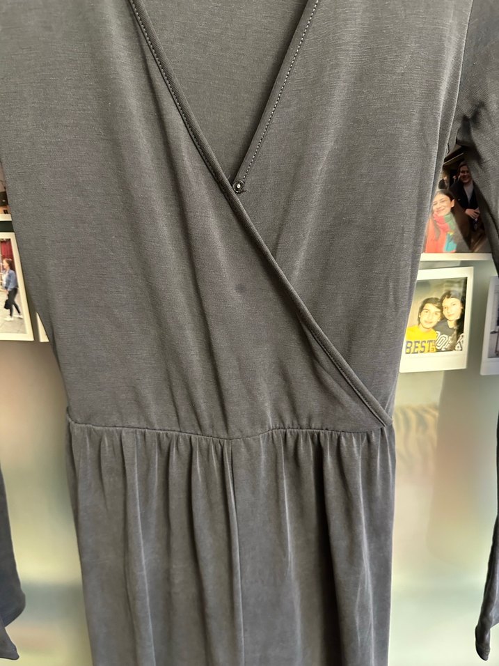 Urban Outfiters Uzun Kollu Gri Drapeli Uzun Tulum - Görsel 3