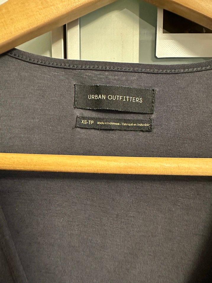 Urban Outfiters Uzun Kollu Gri Drapeli Uzun Tulum - Görsel 2