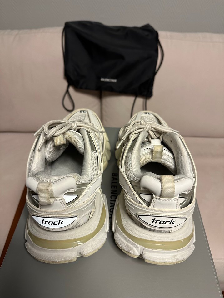 Balenciaga Beyaz Bağcıklı Spor Stiletto Sneakers - Görsel 2