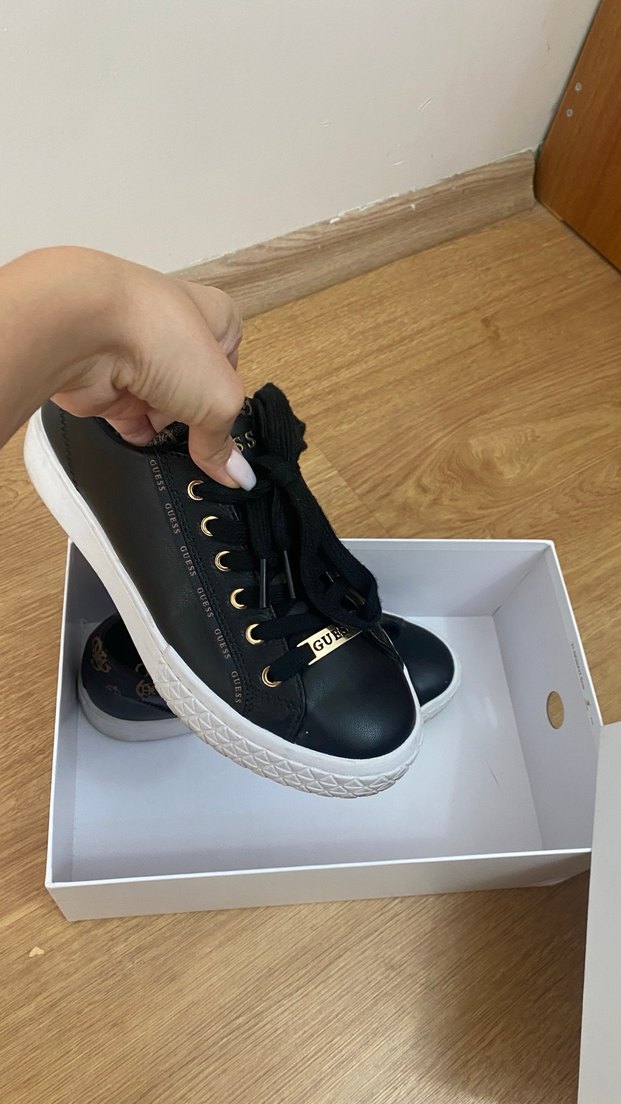 Guess Spor Ayakkabı - Görsel 2