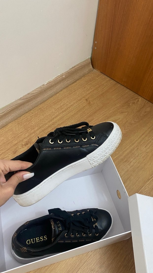 Guess Spor Ayakkabı - Görsel 3