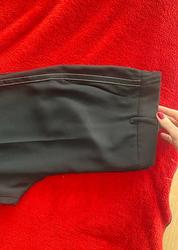 Zara 
Siyah Kadın Regular Fit Kumaş Pantolon - Görsel 5