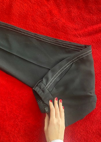 Zara 
Siyah Kadın Regular Fit Kumaş Pantolon - Görsel 6