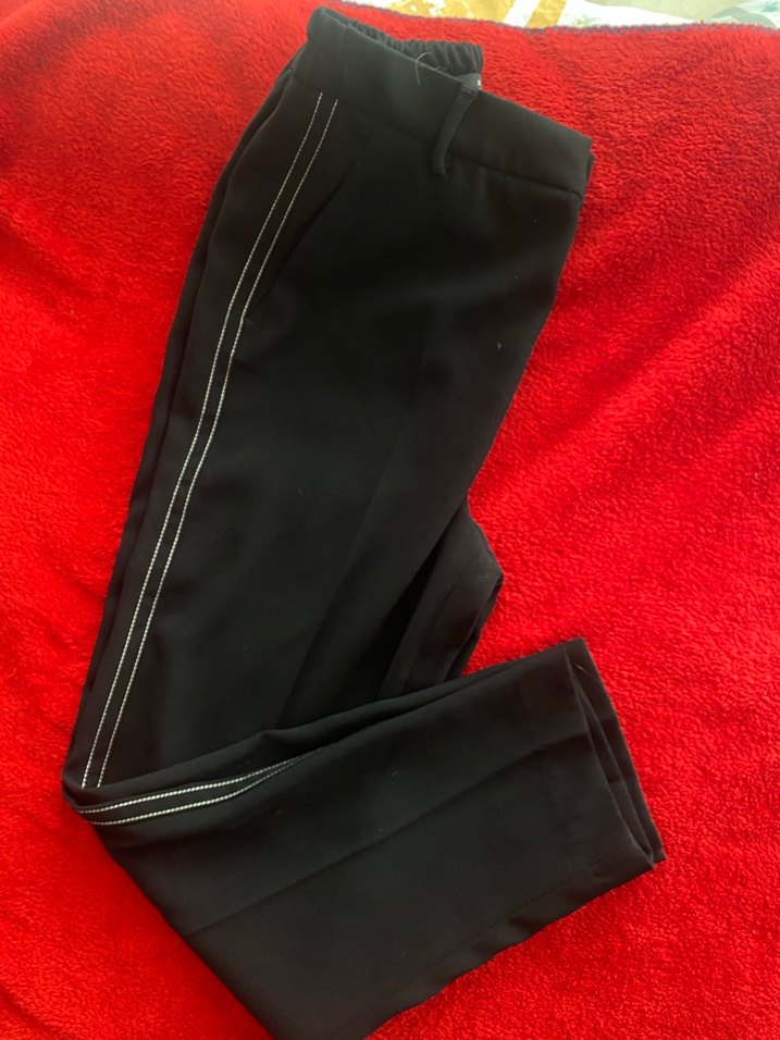 Zara 
Siyah Kadın Regular Fit Kumaş Pantolon - Görsel 2