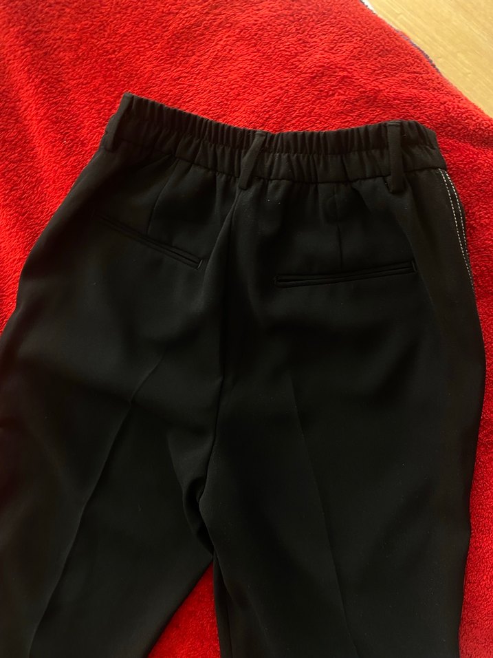 Zara 
Siyah Kadın Regular Fit Kumaş Pantolon - Görsel 3