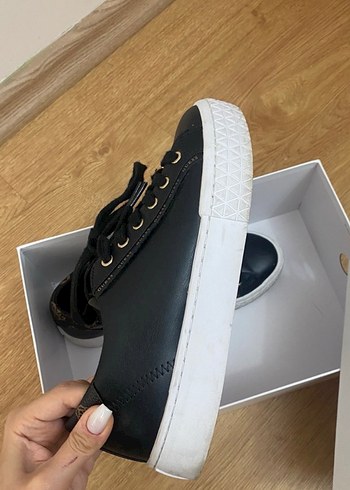 Guess Kadın Spor Ayakkabı - Görsel 4