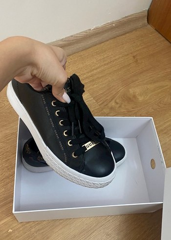 Guess Kadın Spor Ayakkabı - Görsel 2