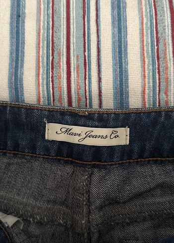 Mavi Jeans Kadın Mavi Marka Yırtık Mini Kot Şort