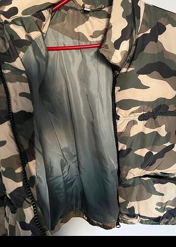 Kamuflaj Desenli Kadın Mont - Görsel 3