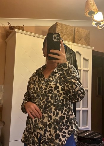 Gri Leopar Desenli Kadın Gömlek