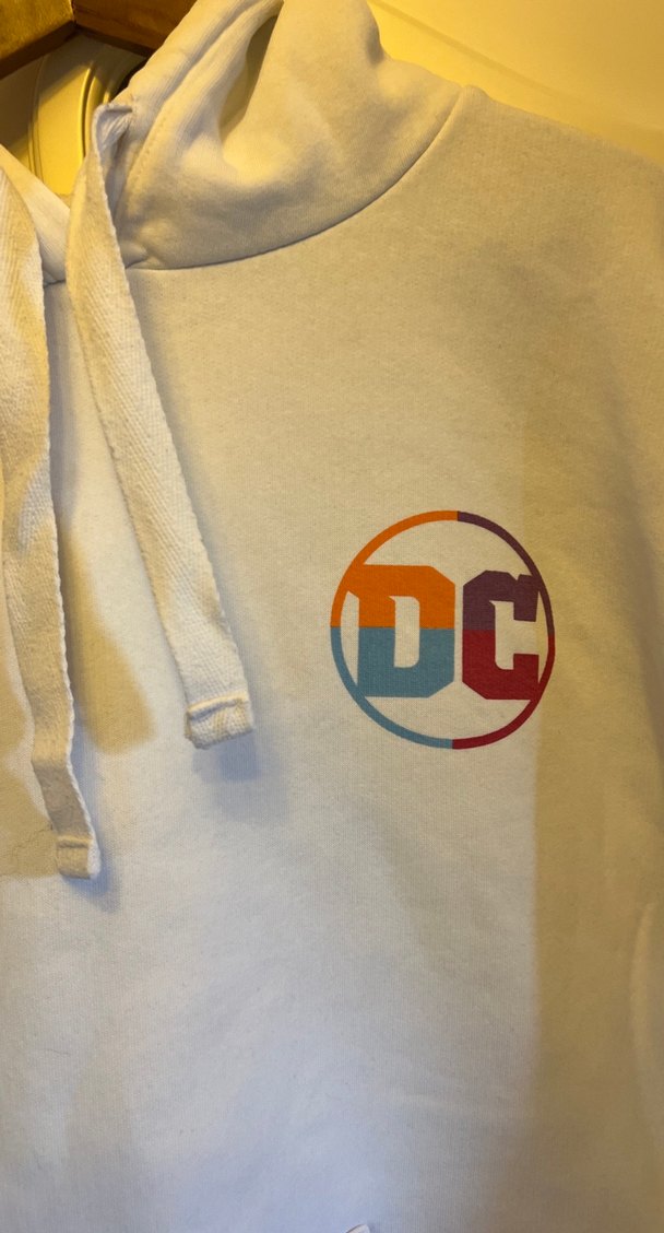 Kadın Beyaz Kapüşonlu DC Baskılı Sweatshirt - Görsel 2