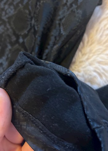 Kadın Siyah Yılan Desenli Peluş Detaylı Tayt - Görsel 3