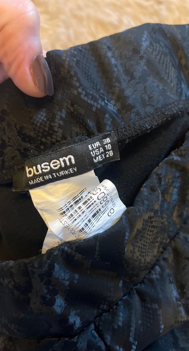 Kadın Siyah Yılan Desenli Peluş Detaylı Tayt - Görsel 4