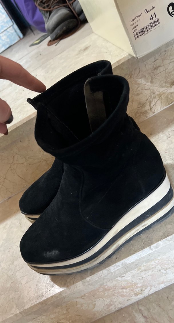 Siyah Süet Dolgu Topuklu Kadın Bot - Görsel 4