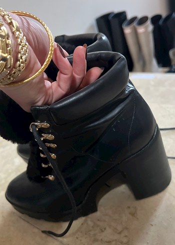 Siyah Yüksek Topuklu Kadın Deri Botlar - Görsel 4