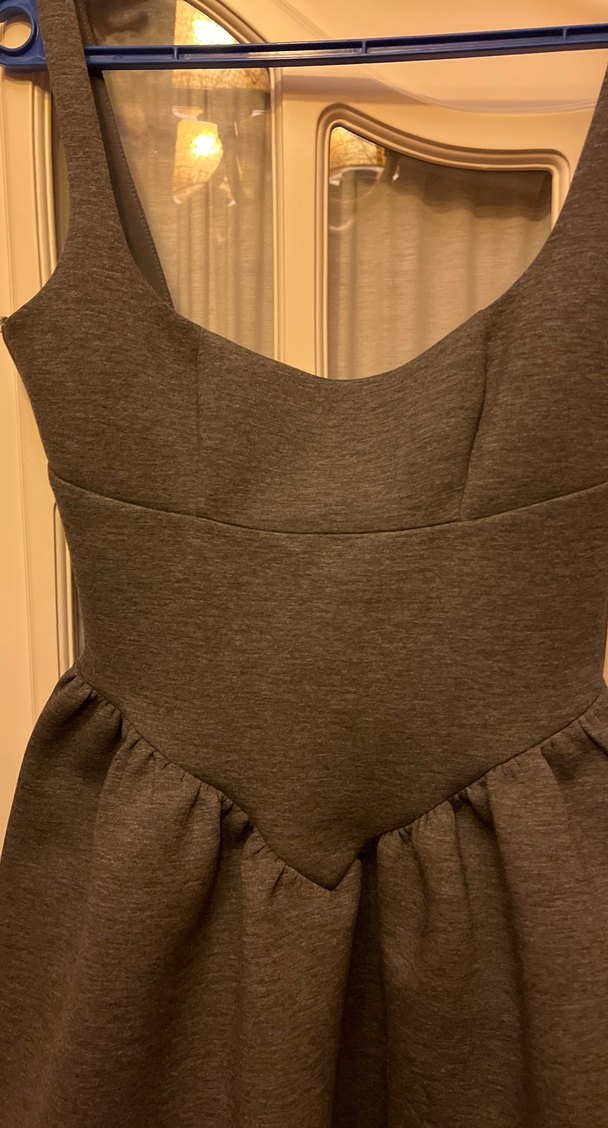 V Yaka Gri Midi Elbise, Pilili, Kolsuz - Görsel 2