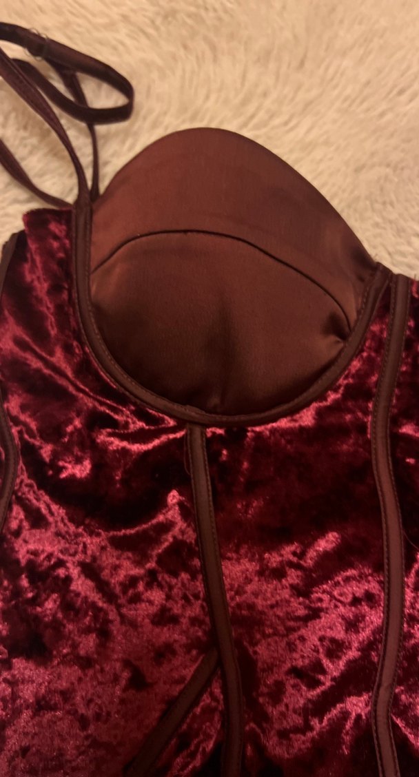 Bordo Kadife Straplez Bustiyer sadece bir defa kullanıldı - Görsel 2