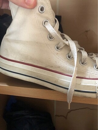 Orjinal converse 36 buçuk fakat taraksız 37 numarada giyer