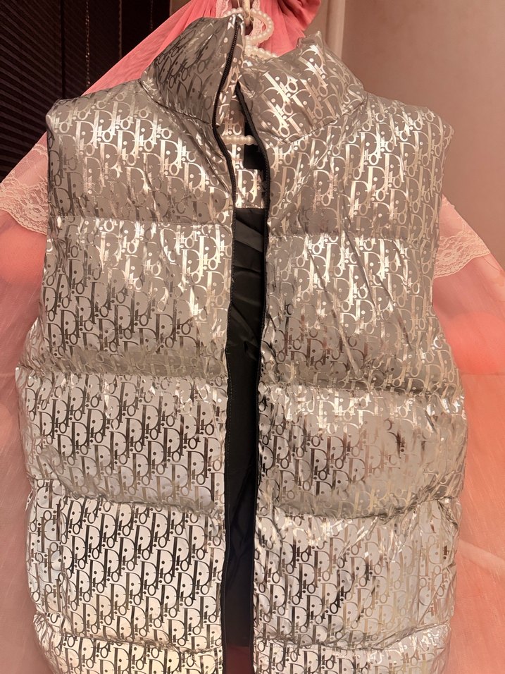 Christian Dior Gümüş Fermuarlı Şişme Yelek. - Görsel 2