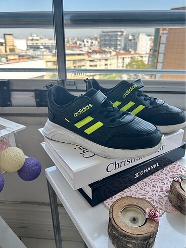 Adidas Adidas 35 numara ayakkabı.