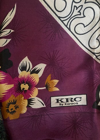 Çiçek Desenli Çok Renkli Kadın Basortusu - Görsel 3