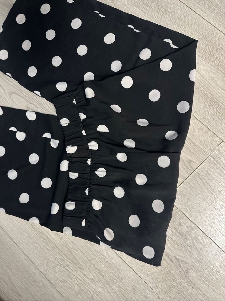 Zara Düğmeli Siyah Puantiyeli Midi Kadın Pantolon - Görsel 3