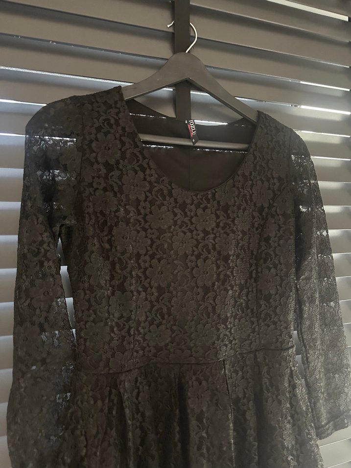 Dantel Detaylı Siyah Midi Elbise - Görsel 2