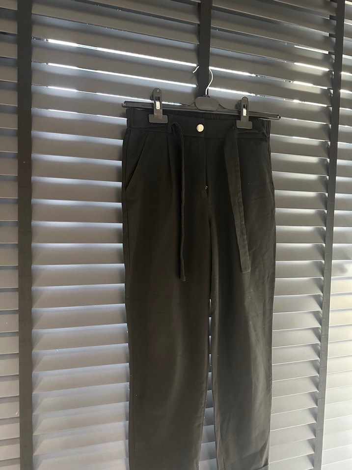 Kadın Siyah Keten Kuşaklı Bol Kesim Pantolon - Görsel 2