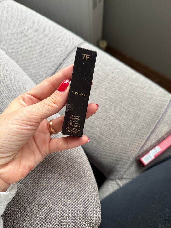 Tom Ford Sıvı Mat Ruj Scarlet Stiletto 6ml - Görsel 4