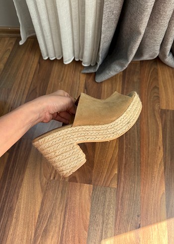 Bej Süet Dolgu Topuk Kadın Terlik - Görsel 4