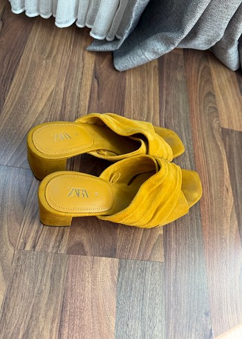 Sarı Süet Pliseli Blok Topuklu Kadın Terlik - Görsel 5