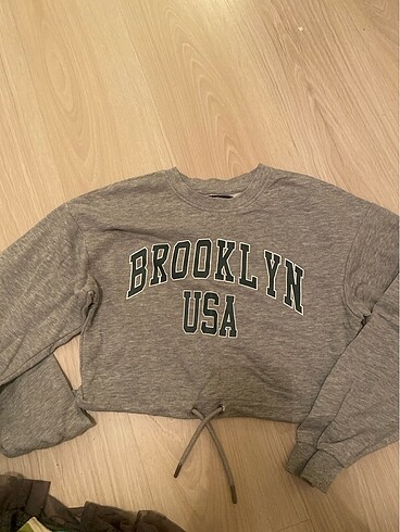 Sweatshirt