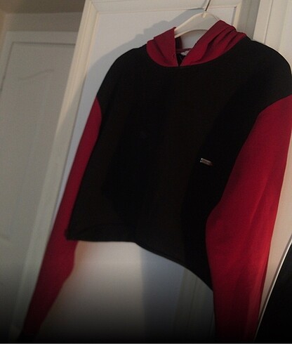Kapüşonlu crop sweatshirt