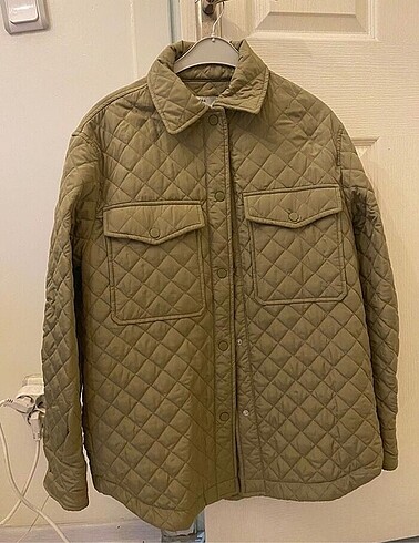 s Beden haki Renk Bershka haki kapitone mont ceket