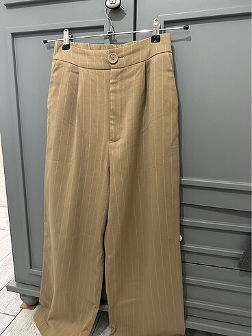 Stradivarius çizgili bej palazzo pantolon