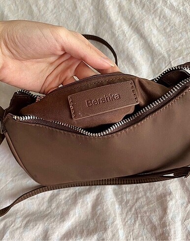 Bershka Bershka kahverengi zincirli çanta