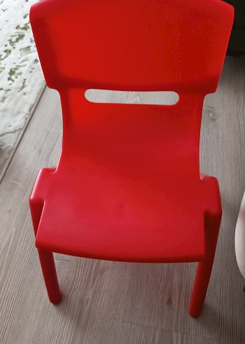 Renkli Kırmızı Çocuk Sandalyesi