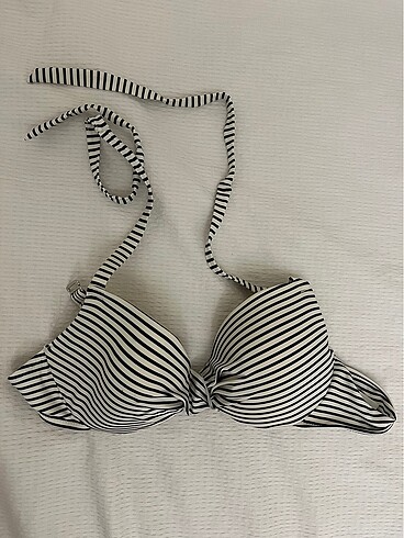 H&M bikini üstü