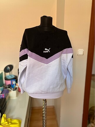 Sweetshirt