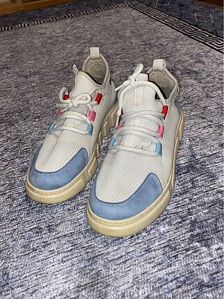 Sneaker