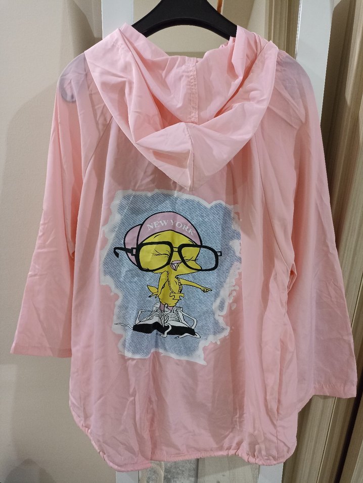 Pembe Kapüşonlu Yağmurluk - Görsel 2