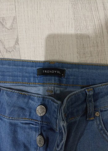 Trendyol & Milla Düğmeli Kadın Jean