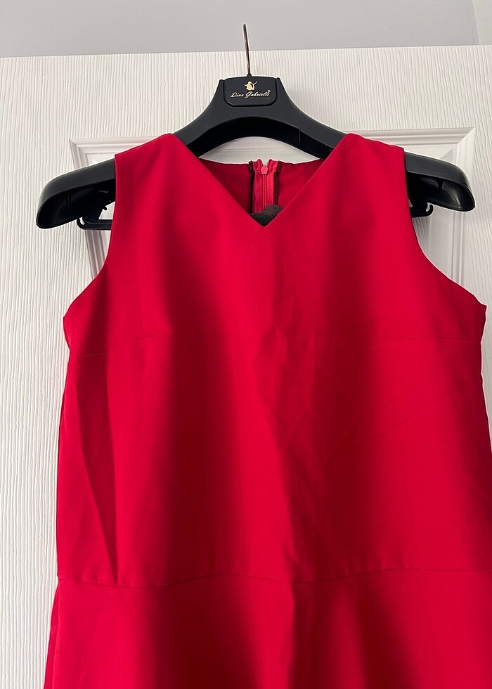 Kırmızı elbise - Görsel 3