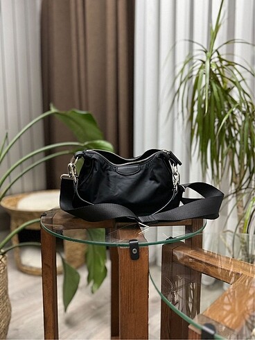 Stradivarius çanta
