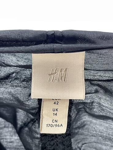 42 Beden siyah Renk H&M Bluz %70 İndirimli.