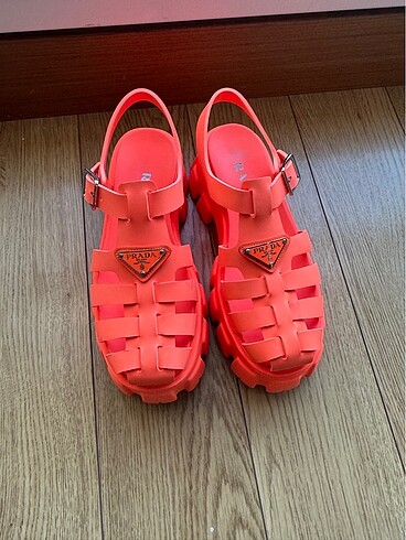 Prada Prada