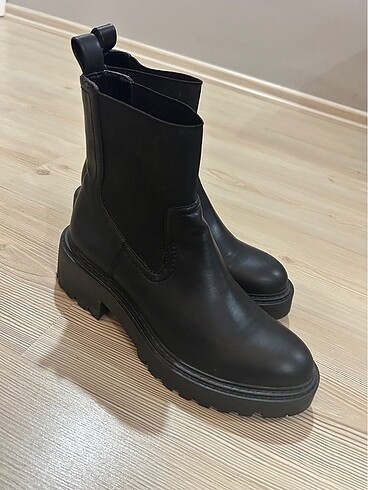 39 Beden siyah Renk Stradivarius düz chelsea bot
