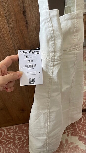 xs Beden beyaz Renk Bershka Elbise